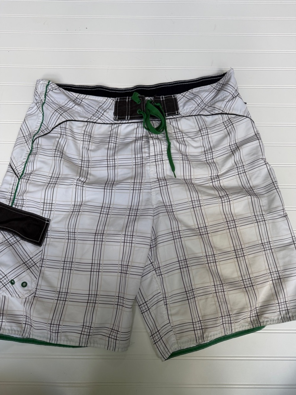 (117)Joe Boxer White Plaid Swim Board Shorts with Green Trim
